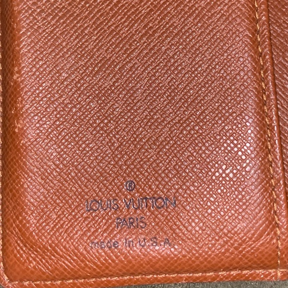 Authentic LV monogram Agenda - Picture 8 of 9